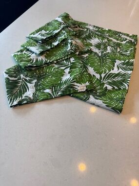 Pier 1 Green and White monstera Palm Leaf Napkin